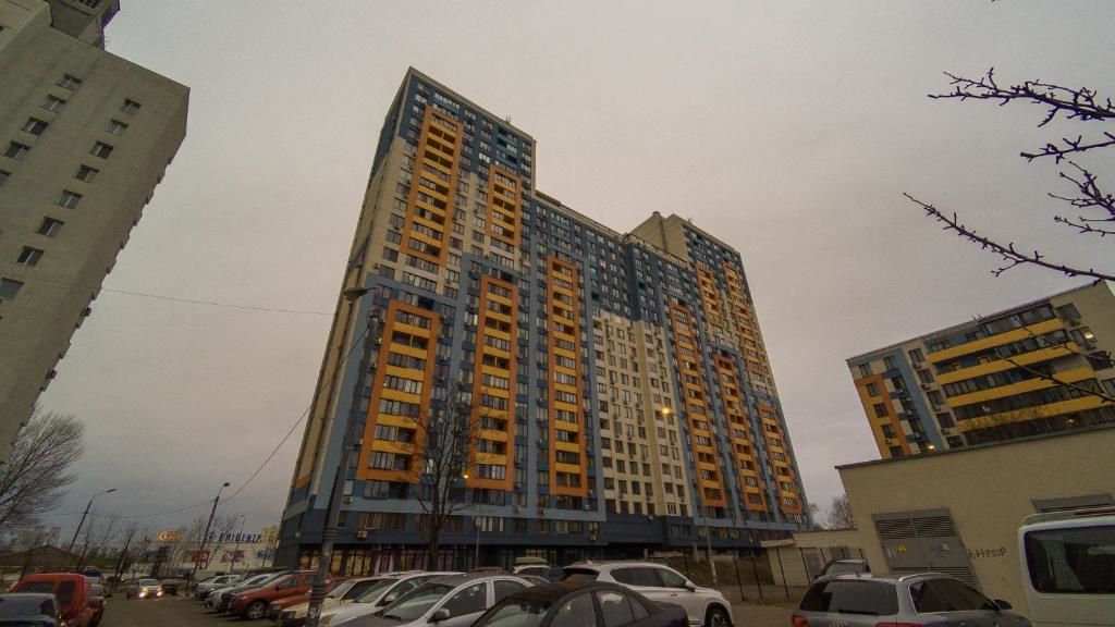 Апартаменты Kvartirkoff na Bogatirskaya 6a, 10 floor Киев