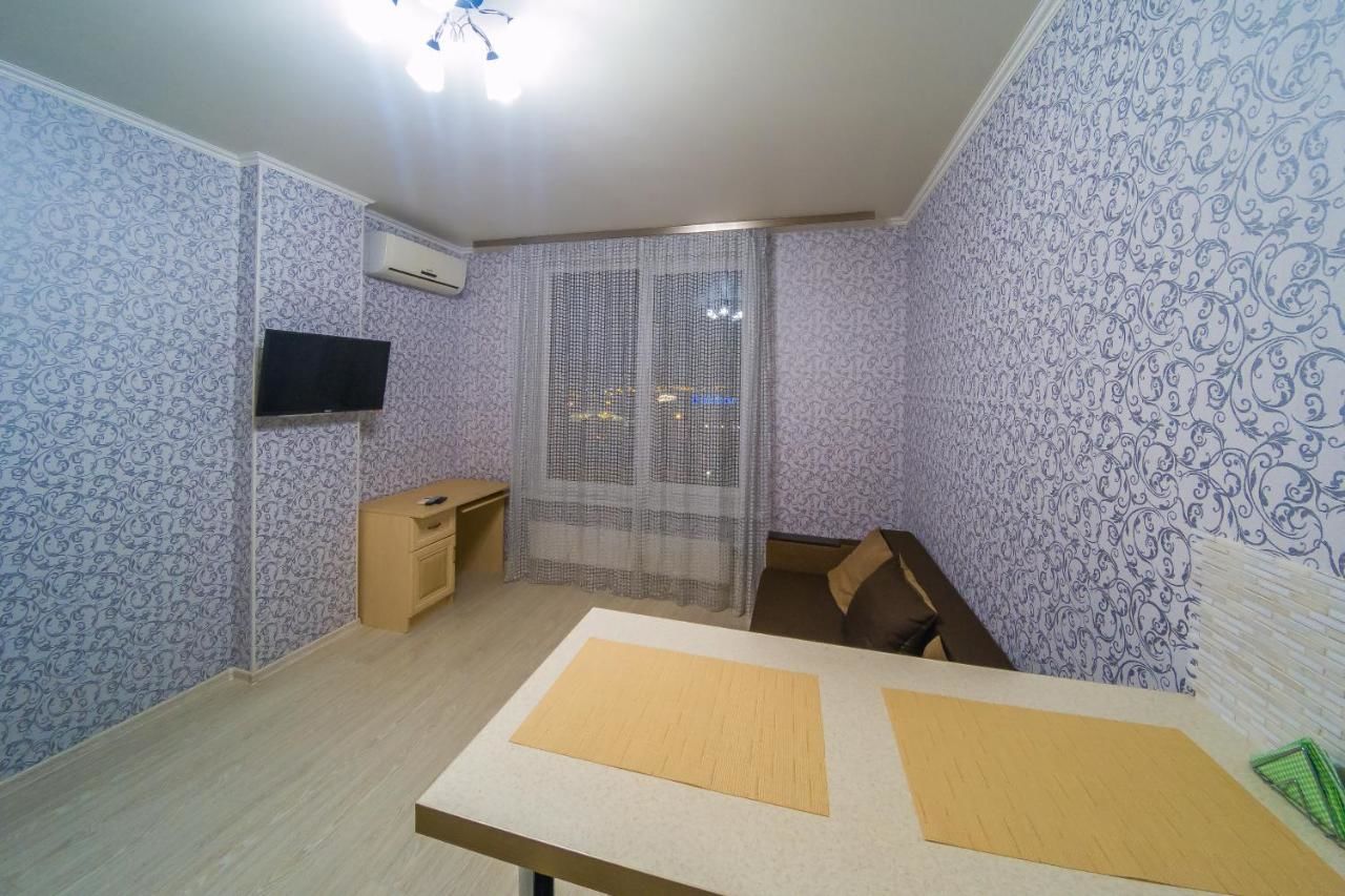 Апартаменты Kvartirkoff na Bogatirskaya 6a, 10 floor Киев
