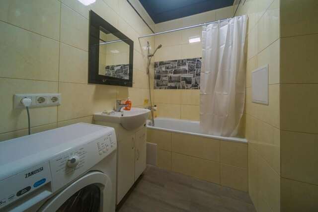 Апартаменты Kvartirkoff na Bogatirskaya 6a, 10 floor Киев-17